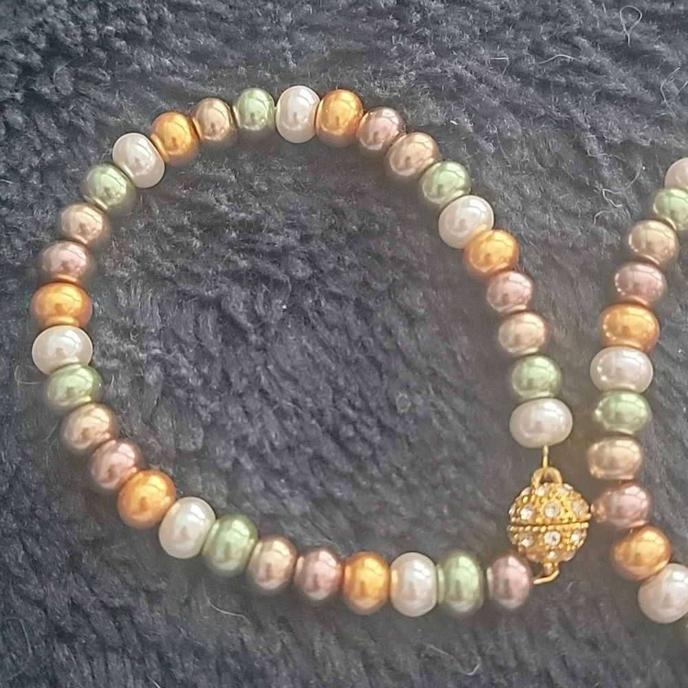 Handmade bead bracelets with magnetic crystal closure (set of 2) - Picture 2 of 3